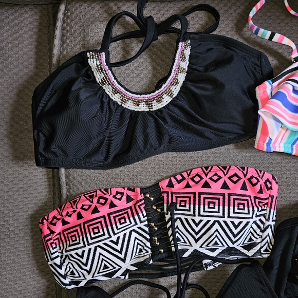 Bundle of 7 bikini tops - Picture 2 of 10